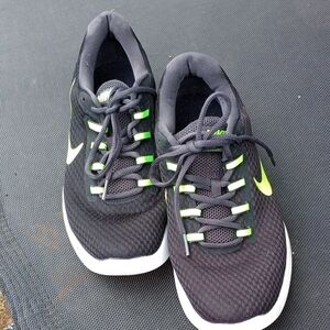 Nike Black and Neon Green Athletic‎ Shoes